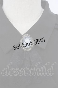 画像4: axes femme / カメオ×ジャボブローチ付ブラウス L 黒 T-26-02-17-011-AX-BL-SA-ZT551