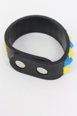 画像2: LISTEN FLAVOR / 2連スタッズラバーブレス  黒Ｘ黄色Ｘ青 T-26-02-19-020-PU-AC-SA-ZT