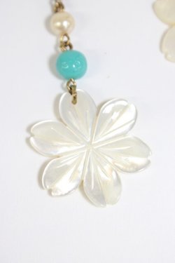 画像2: WONDERFUL WORLD / 桜ビーズピアス  白Ｘ青Ｘブラウン T-26-02-28-004-LO-AC-SA-ZT