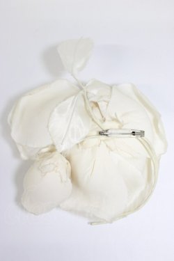 画像2: PINK HOUSE / フラワーリボンコサージュ  白 T-26-02-28-032-LO-AC-SA-ZT