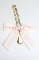 画像2: Maison de FLEUR / イニシャルリボンチャーム   T-26-02-28-008-LO-BG-SA-ZT636-F002 (2)