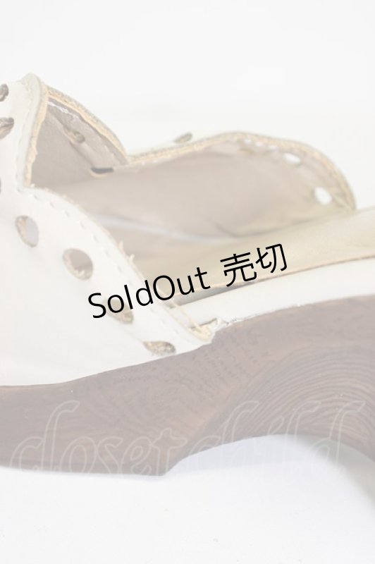 画像4: F i.n.t / フラワー刺繍ウッドライクソールサンダル M アイボリー T-26-03-01-009-CA-SH-SA-ZTK045 (4)