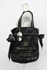 画像1: Maison de FLEUR / パンダチャーム付きダブルリボントートバッグ  黒 T-26-03-02-031-LO-BG-SA-ZTK046 (1)