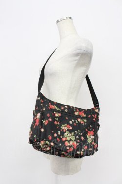 画像3: PINK HOUSE / 2019A/W ムック本 いちご柄ショルダーバッグ  黒 T-26-03-02-036-LO-BG-SA-ZT