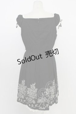 画像2: BABY,THE STARS SHINE BRIGHT / 花車刺しゅうヨークジャンパースカート  黒 T-26-03-11-026-BA-OP-SA-ZT