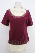 axes femme / フラワーレース重ね着デザイントップス  アイボリーＸボルドー T-26-03-11-013-AX-TO-SA-ZT