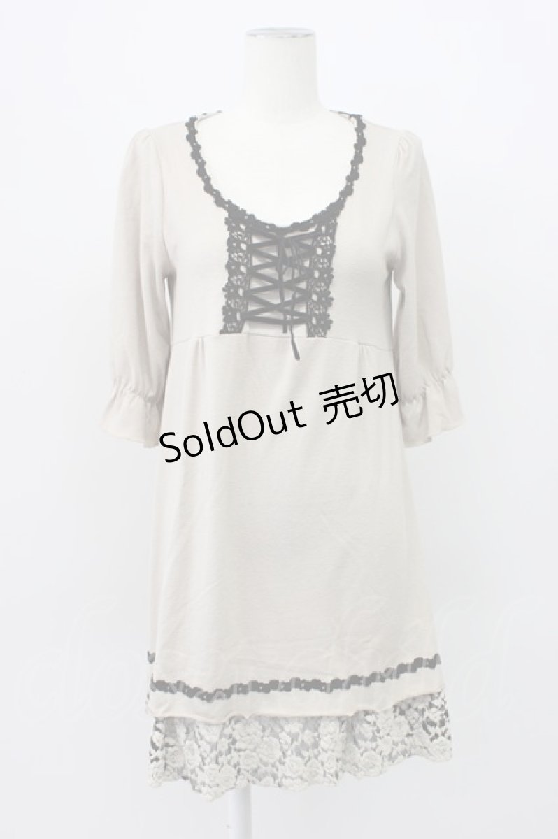 画像1: axes femme / フロント編み上げ半袖ワンピース  ベージュX黒 T-26-03-13-023-AX-OP-SA-ZT (1)