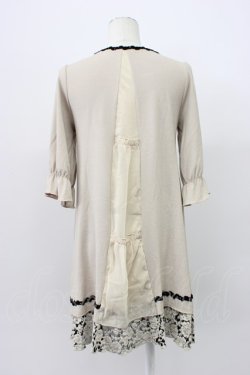 画像2: axes femme / フロント編み上げ半袖ワンピース  ベージュX黒 T-26-03-13-023-AX-OP-SA-ZT