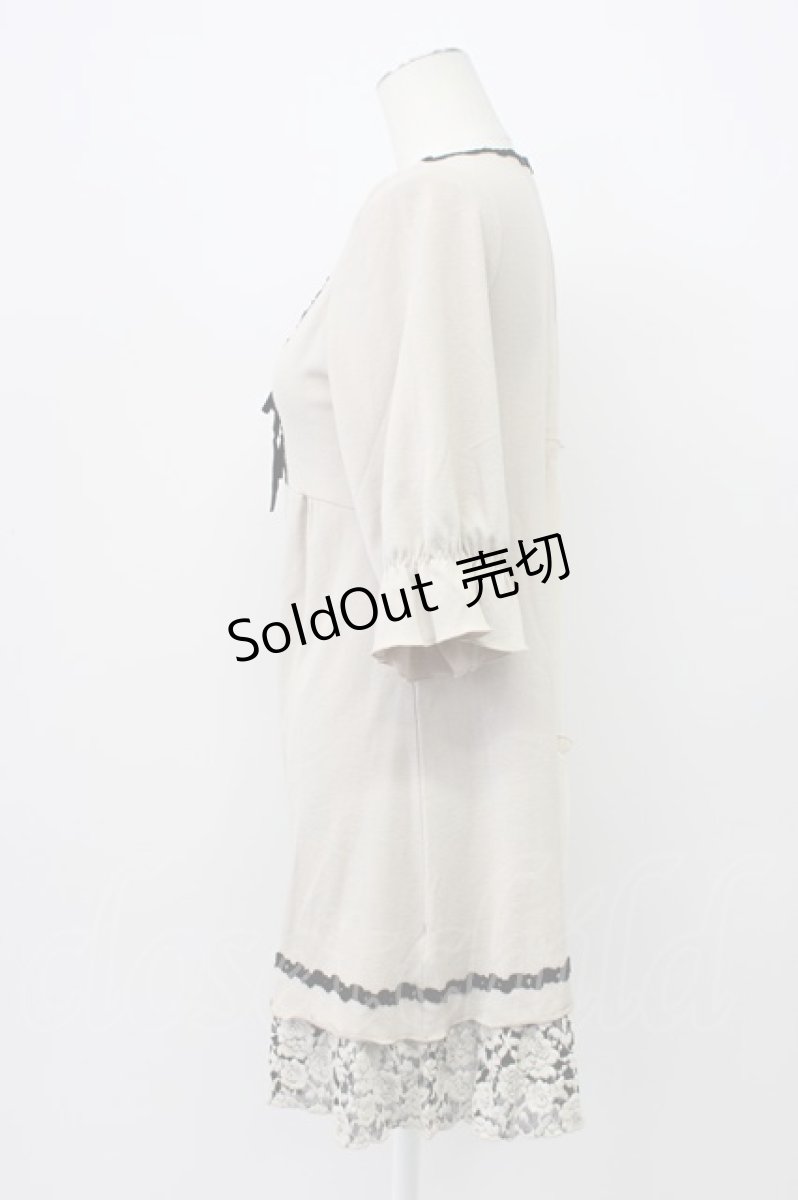 画像3: axes femme / フロント編み上げ半袖ワンピース  ベージュX黒 T-26-03-13-023-AX-OP-SA-ZT (3)