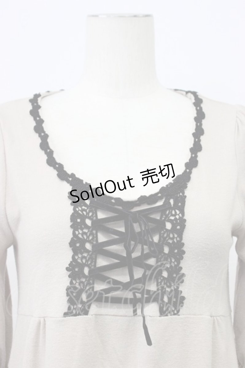 画像4: axes femme / フロント編み上げ半袖ワンピース  ベージュX黒 T-26-03-13-023-AX-OP-SA-ZT (4)