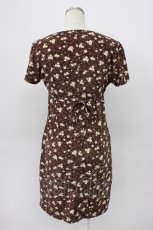 画像2: PINK HOUSE / フラワー総柄半袖カットワンピース  ブラウンＸ白 T-26-03-14-006-LO-OP-SA-ZT646 (2)