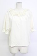 m petit by misako / レース襟プルオーバー  アイボリー T-26-03-15-003-LO-TO-SA-ZT