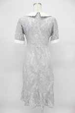 画像2: evelyn / パール襟レースワンピース  グレー T-26-03-16-029-LO-OP-SA-ZT648 (2)