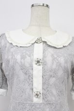 画像5: evelyn / パール襟レースワンピース  グレー T-26-03-16-029-LO-OP-SA-ZT648 (5)