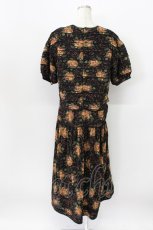 画像2: KANEKO ISAO / フルーツかご柄たくし上げワンピース  クロ T-26-03-16-034-EL-OP-OW-ZT648 (2)