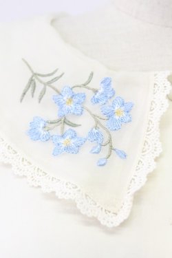 画像5: Fi.n.t / デルフィニウム刺繍ビッグカラーブラウス  ホワイト×ブルー T-26-03-16-005-CA-TO-SA-ZT