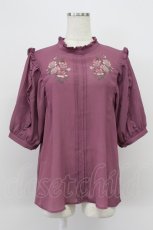 画像1: axes femme / ローズ刺繍プチフリルブラウス M 濃ピンク T-26-03-16-013-AX-BL-SA-ZT647 (1)