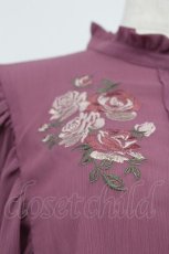 画像5: axes femme / ローズ刺繍プチフリルブラウス M 濃ピンク T-26-03-16-013-AX-BL-SA-ZT647 (5)