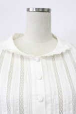 画像4: KANEKO ISAO / レース切り替えピンタックブラウス  シロ T-26-03-16-002-EL-BL-OW-ZT647 (4)