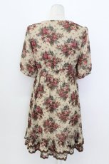 画像2: axes femme / 薔薇ブーケプリントウエストベルトデザインワンピース  ベージュ T-26-03-17-029-AX-OP-SA-ZT650 (2)