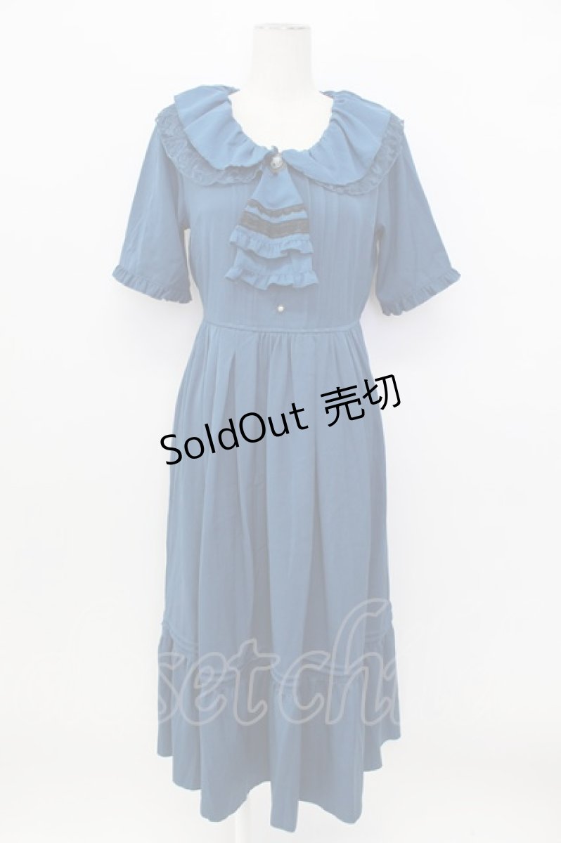 画像1: axes femme / ジャボブローチ付ワンピース  ブルー T-26-03-17-033-AX-OP-SA-ZT650 (1)