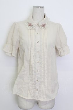 画像1: axes femme POETIQUE / フラワーモチーフ襟半袖ブラウス  アイボリー T-26-03-17-006-AX-BL-SA-ZT