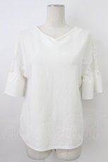 画像1: axes femme / 袖レース切替カットプルオーバー  ホワイト T-26-03-17-002-AX-TO-SA-ZT650 (1)