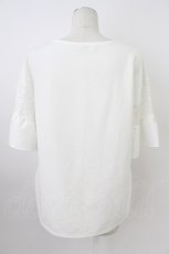 画像2: axes femme / 袖レース切替カットプルオーバー  ホワイト T-26-03-17-002-AX-TO-SA-ZT650 (2)