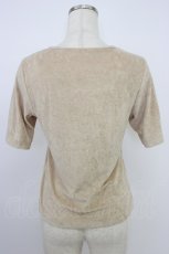 画像2: INGEBORG / パイル地ロゴ刺繍トップス  ベージュ T-26-03-21-003-LO-TO-SA-ZT568 (2)
