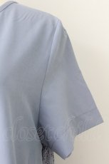 画像4: axes femme / 後ろレース切り替え半袖チュニック  ブルー T-26-03-24-022-AX-TO-SA-ZT653 (4)