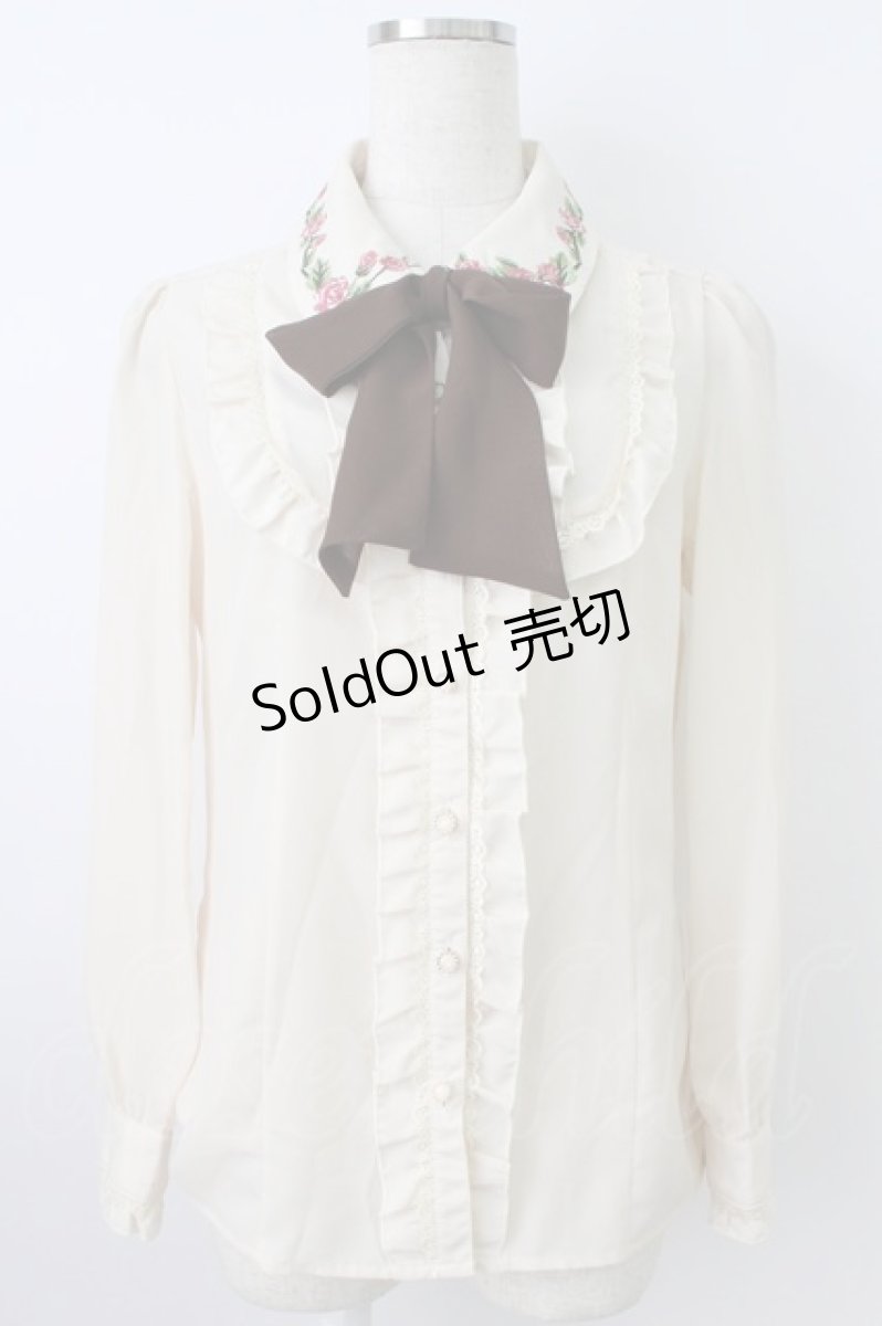 画像1: axes femme / お花刺繍フリルブラウス  アイボリーＸブラウン T-26-03-25-008-AX-BL-SA-ZT658 (1)