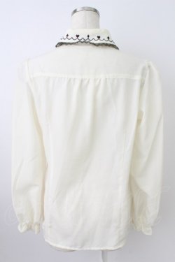 画像2: axes femme / トランプ刺繍ブラウス  アイボリーＸブラウン T-26-03-25-009-AX-BL-SA-ZT