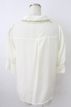 画像2: axes femme POETIQUE / 薔薇モチーフ付ブラウス  アイボリー T-26-03-25-010-AX-BL-SA-ZT