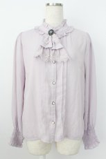 画像1: axes femme / レースジャボ付ハイネックブラウス  ラベンダー T-26-03-25-020-AX-BL-SA-ZT658 (1)