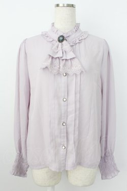 画像1: axes femme / レースジャボ付ハイネックブラウス  ラベンダー T-26-03-25-020-AX-BL-SA-ZT