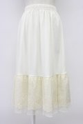 axes femme / フラワーレースミディペチスカート  アイボリー T-26-03-30-010-AX-SK-SA-ZT