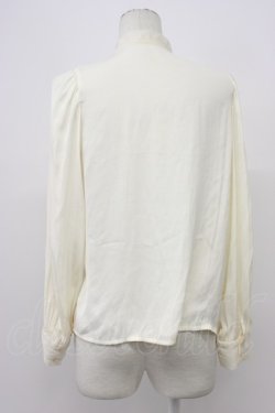 画像2: an another angelus / タイ付きデザインブラウス  アイボリー T-26-03-30-012-CA-BL-SA-ZT