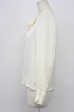 画像4: an another angelus / タイ付きデザインブラウス  アイボリー T-26-03-30-012-CA-BL-SA-ZT