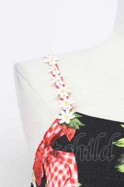 画像4: Emily Temple cute / Contrast ストロベリーノースリーブワンピース  黒Ｘ赤 T-26-04-03-024-ET-OP-SA-ZT