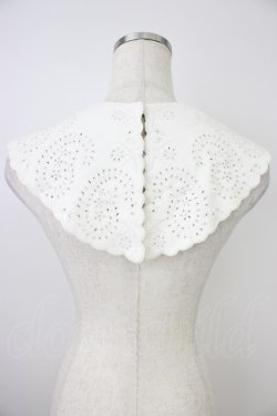 画像2: FURFUR / レザーライク刺繍つけ襟  ホワイト T-26-04-04-032-GO-ZA-SA-ZT