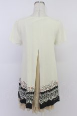 画像2: axes femme / アリスモチーフTシャツチュニック  アイボリーＸ黒 T-26-04-10-004-AX-OP-SA-ZT (2)