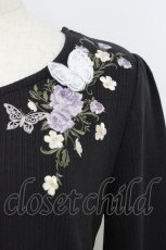 画像3: axes femme / パピヨン×ローズ刺繍リブプルオーバー  黒 T-26-04-15-012-AX-TO-SA-ZT551 (3)