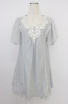 画像1: axes femme / 胸元レース半袖ワンピース  グレーＸ白 T-26-04-15-018-AX-OP-SA-ZT (1)