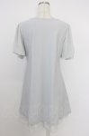 画像2: axes femme / 胸元レース半袖ワンピース  グレーＸ白 T-26-04-15-018-AX-OP-SA-ZT (2)