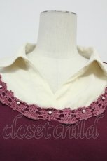 画像4: axes femme / フラワーレース重ね着デザイントップス  ワイン×オフ T-26-05-05-009-AX-TO-IG-ZT (4)