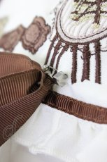 画像6: Amavel / チョコ刺繍スクエア衿プルオーバーブラウス  白Ｘブラウン T-26-06-04-002-CA-BL-SA-ZT (6)
