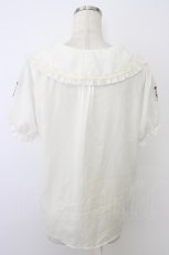 画像2: Amavel / リボンベリー刺繍半袖ブラウス  白Ｘ赤Ｘ T-26-06-04-003-CA-BL-SA-ZT (2)