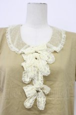 画像4: INGEBORG / レース襟&リボンTシャツ  カーキ T-26-06-17-015-LO-TS-SA-ZT (4)