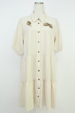 画像1: axes femme kawaii / 刺繍ティアードシャツワンピ M アイボリー T-26-07-05-021-AX-OP-SA-ZT (1)