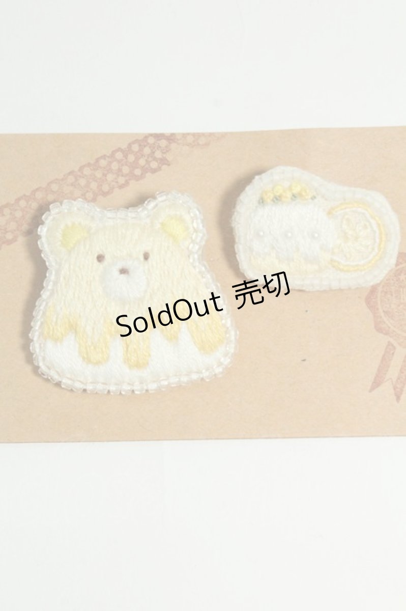 画像1: LOLITAその他(お買取対象外) / くま×ケーキワッペンブローチ   T-26-08-05-019-LO-ZA-TE-ZT (1)